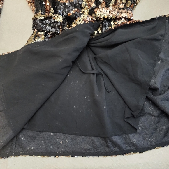 Buddy Love Size M Dress Black / Gold Sequins Loose Fit Wrap Dress Mid Thigh - Picture 7 of 9